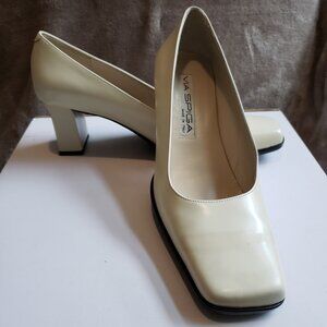 (New) Via Spiga Ivory/Cream Pumps (7 M)